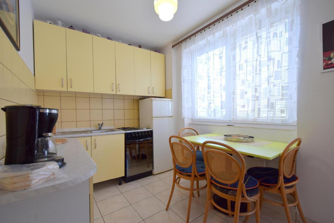 Apartment Angela Malinska Exterior foto